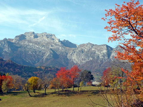 Automne à Manigod La Tournette vue sur la tournette montagne de Haute Savoie