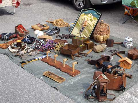 vieux outils, bibelots, objets d'arts savoyard, pièce de collection, objet déco
